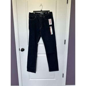 NWT Wrangler Relaxed Fit Straight Leg Men's Jeans Size 34 x 34